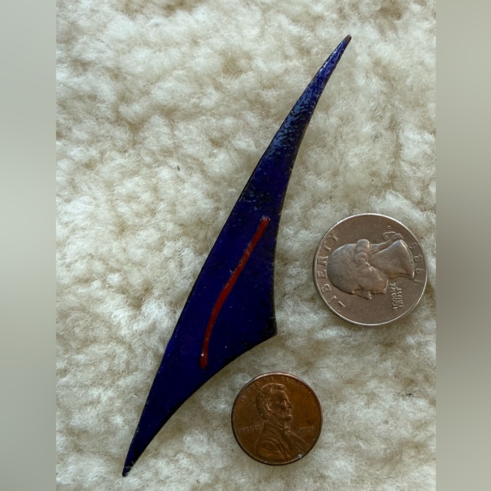 Vintage copper enamel pin. Dark blue with red line. Artisan made. - Picture 2 of 6